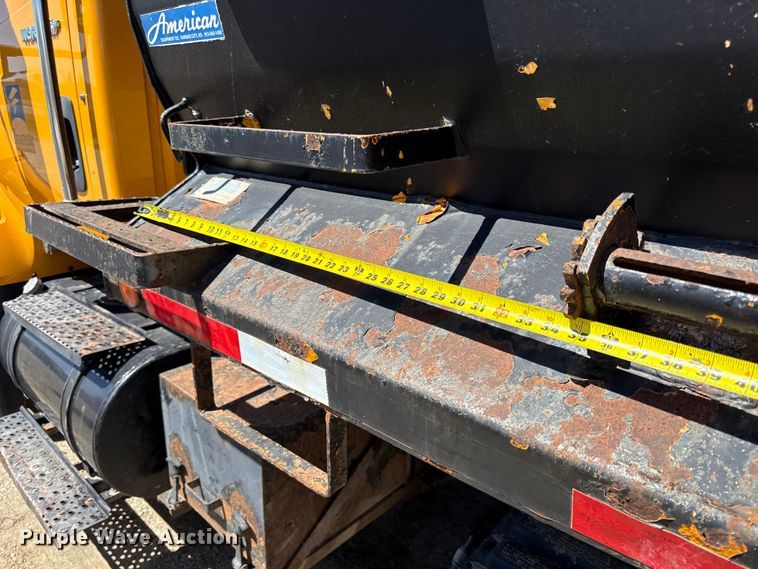 image for item EC4594 2009 International 7500 dump truck