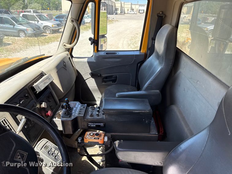image for item EC4594 2009 International 7500 dump truck