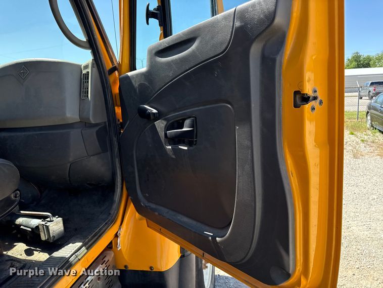 image for item EC4594 2009 International 7500 dump truck
