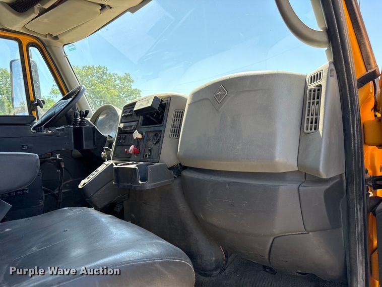 image for item EC4594 2009 International 7500 dump truck