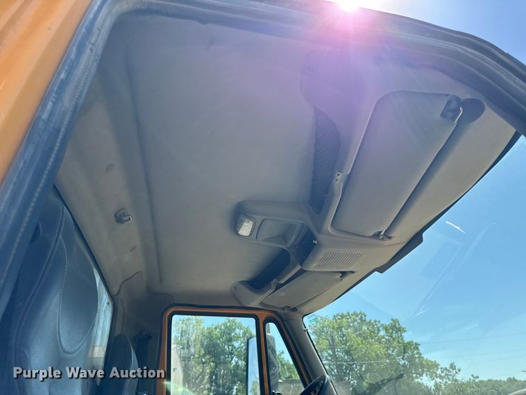 image for item EC4594 2009 International 7500 dump truck