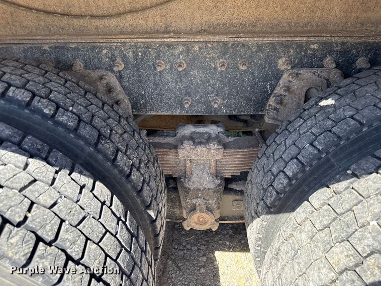image for item EC4594 2009 International 7500 dump truck