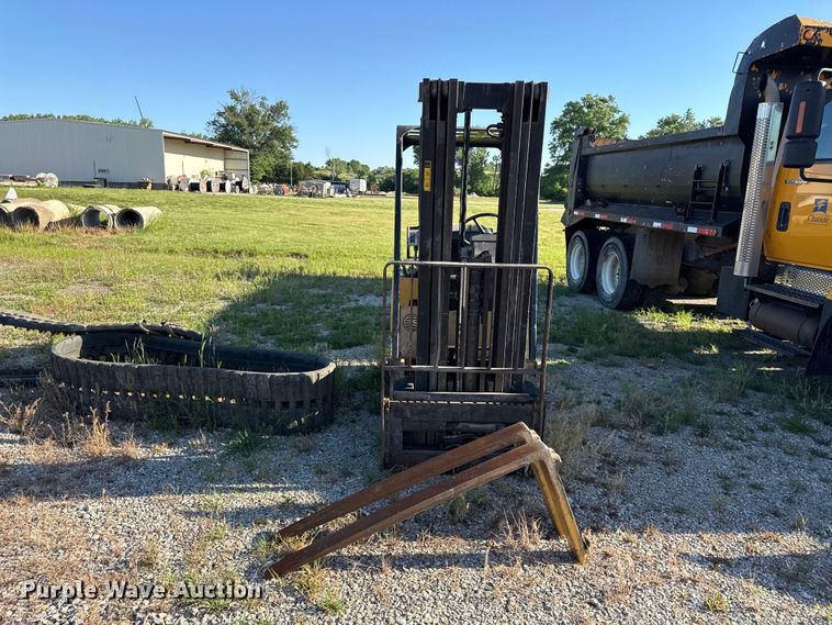 image for item EC4595 Caterpillar T30D forklift