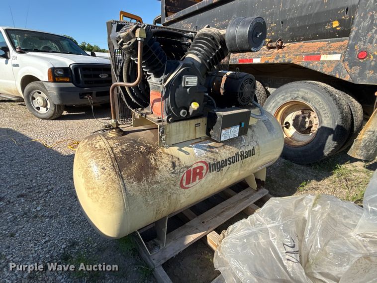 image for item EC4598 Ingersoll Rand air compressor