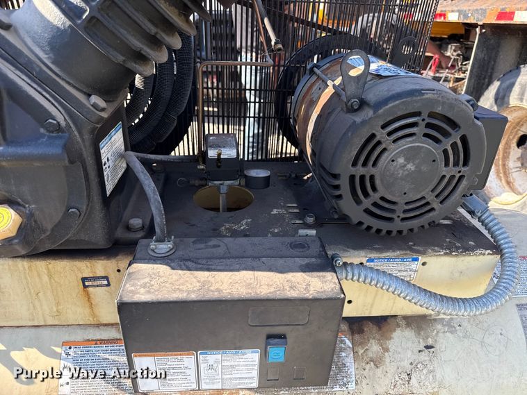 image for item EC4598 Ingersoll Rand air compressor