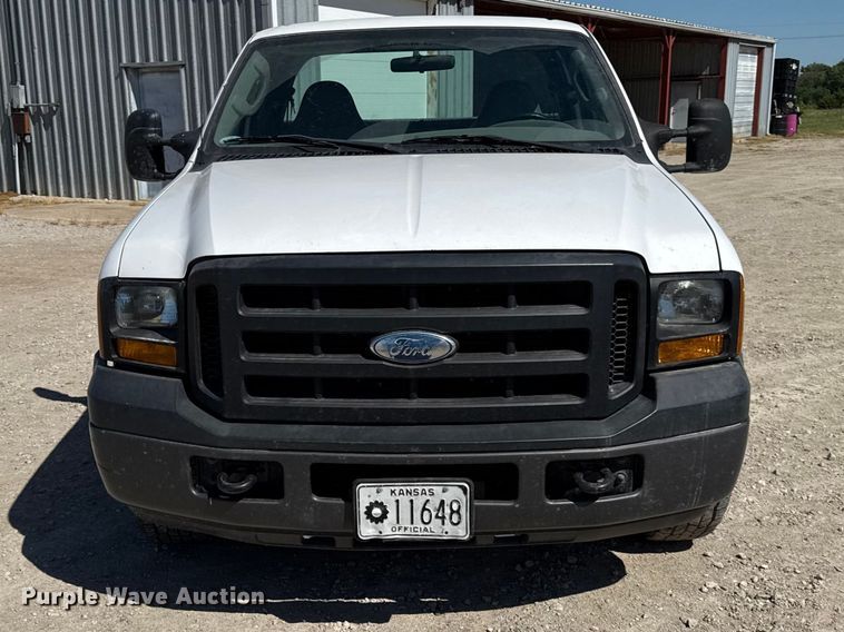 image for item EC4600 2006 Ford F250 Super Duty Ext. Cab pickup truck