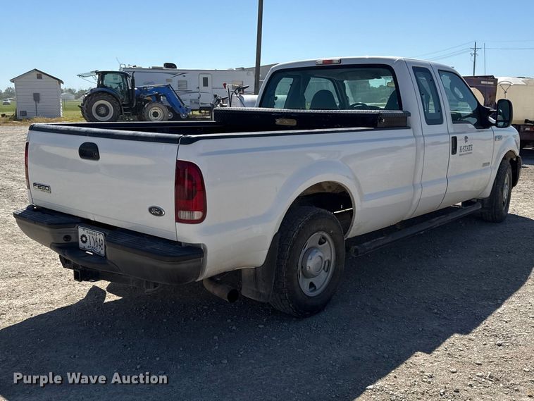 image for item EC4600 2006 Ford F250 Super Duty Ext. Cab pickup truck