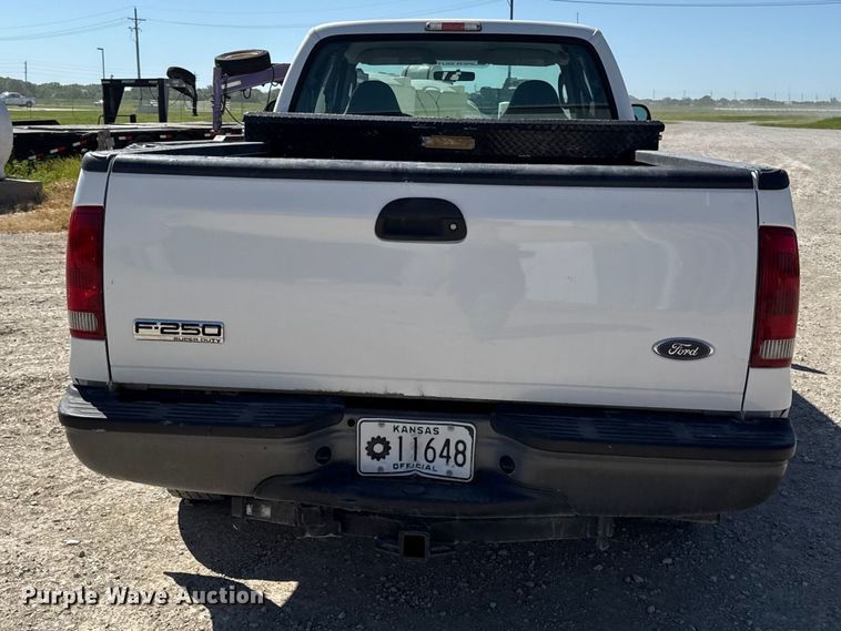 image for item EC4600 2006 Ford F250 Super Duty Ext. Cab pickup truck