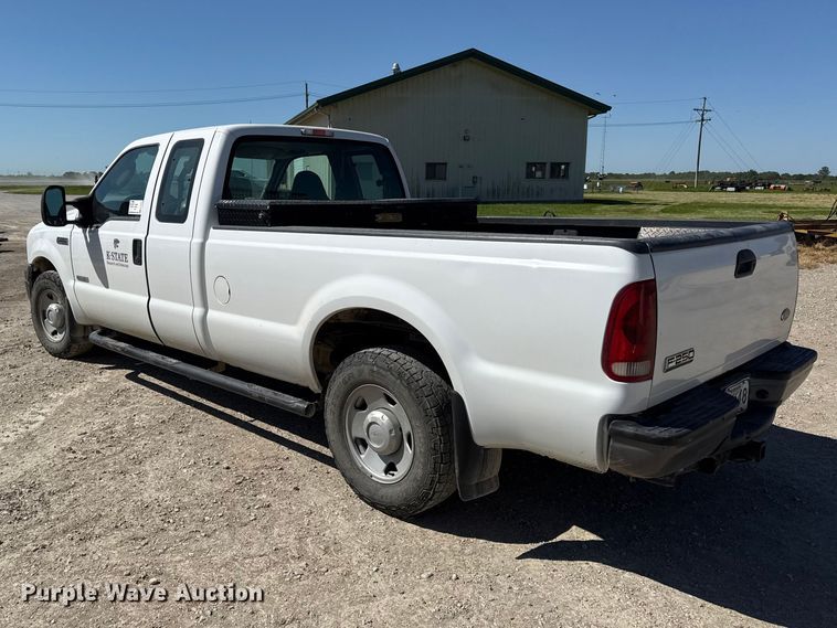 image for item EC4600 2006 Ford F250 Super Duty Ext. Cab pickup truck