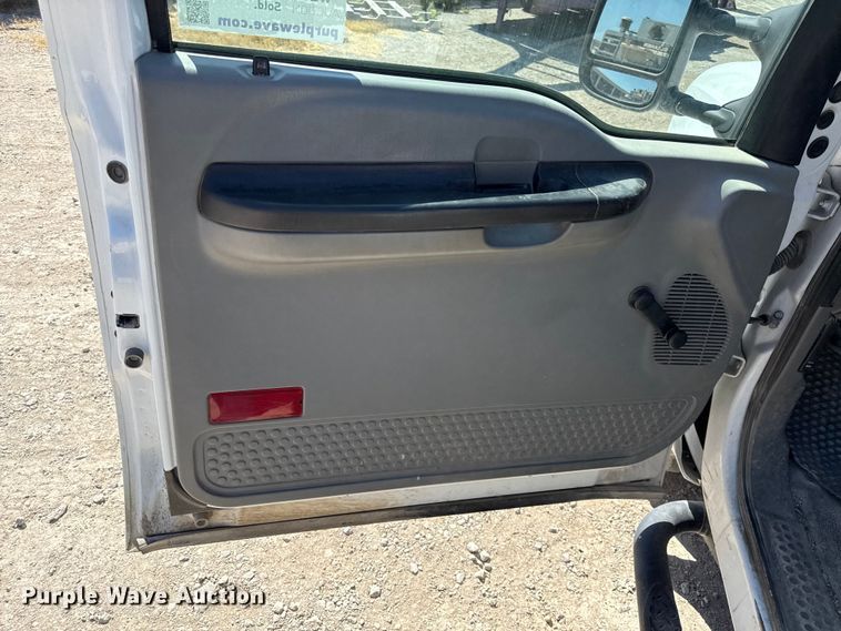 image for item EC4600 2006 Ford F250 Super Duty Ext. Cab pickup truck