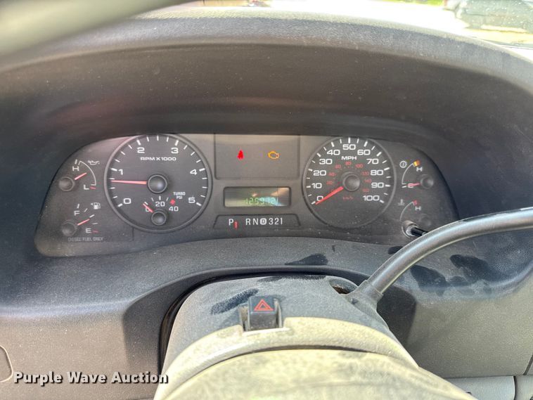 image for item EC4600 2006 Ford F250 Super Duty Ext. Cab pickup truck