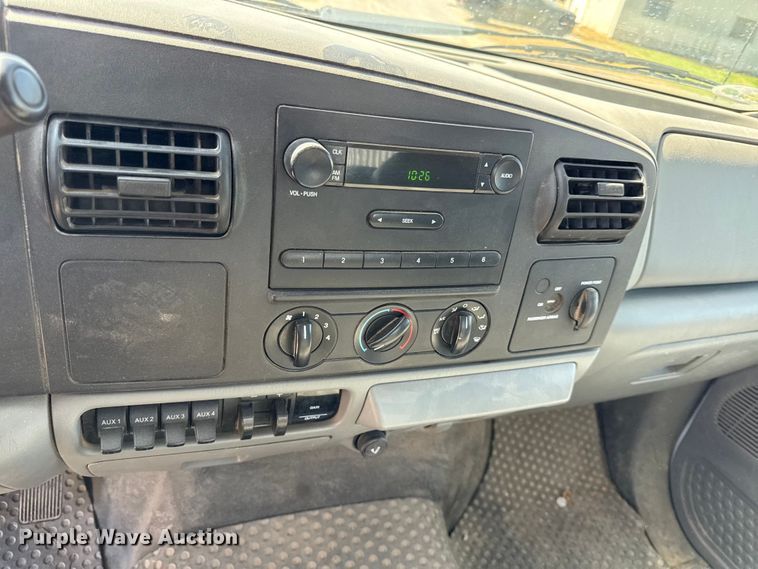 image for item EC4600 2006 Ford F250 Super Duty Ext. Cab pickup truck