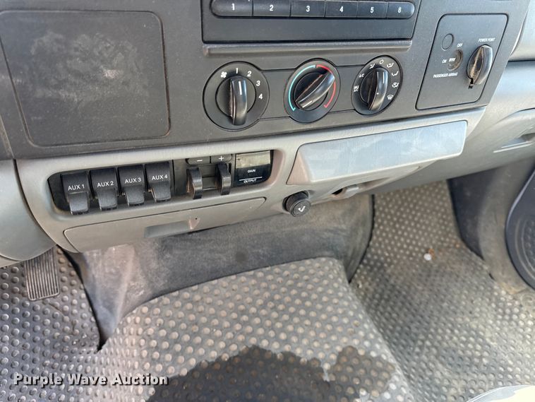 image for item EC4600 2006 Ford F250 Super Duty Ext. Cab pickup truck