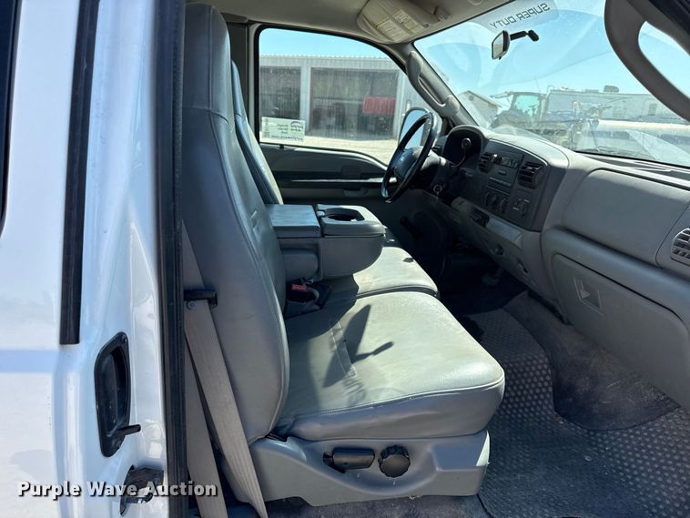 image for item EC4600 2006 Ford F250 Super Duty Ext. Cab pickup truck