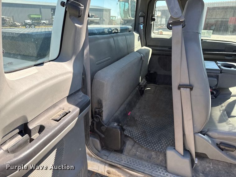 image for item EC4600 2006 Ford F250 Super Duty Ext. Cab pickup truck