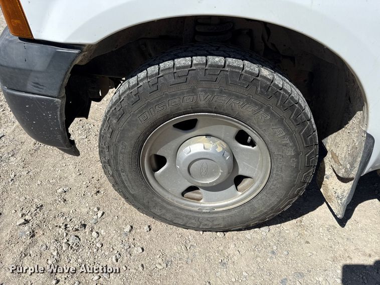 image for item EC4600 2006 Ford F250 Super Duty Ext. Cab pickup truck
