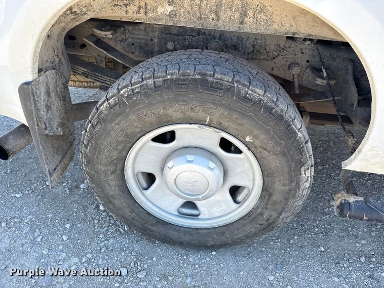 image for item EC4600 2006 Ford F250 Super Duty Ext. Cab pickup truck
