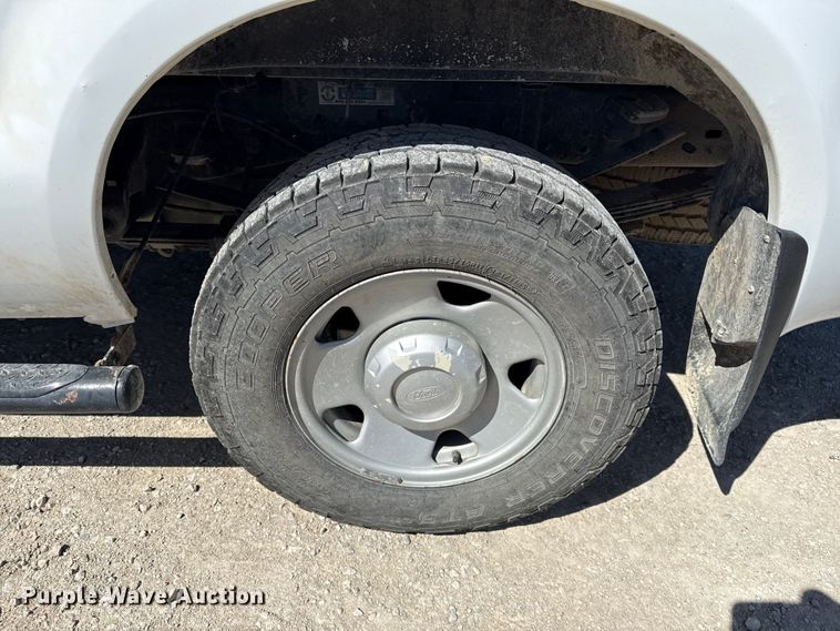 image for item EC4600 2006 Ford F250 Super Duty Ext. Cab pickup truck