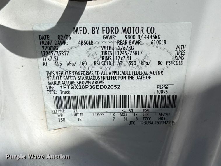 image for item EC4600 2006 Ford F250 Super Duty Ext. Cab pickup truck