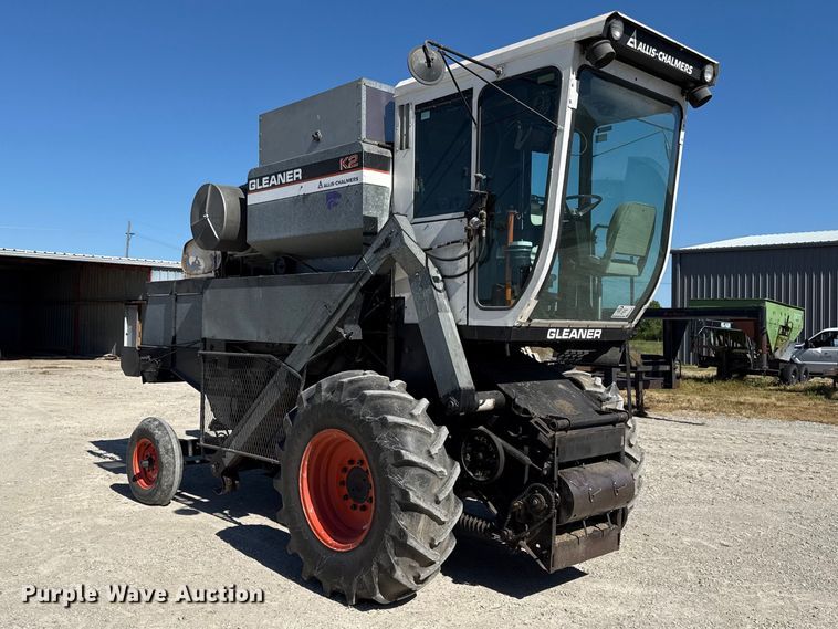 image for item EC4601 Gleaner K2 combine