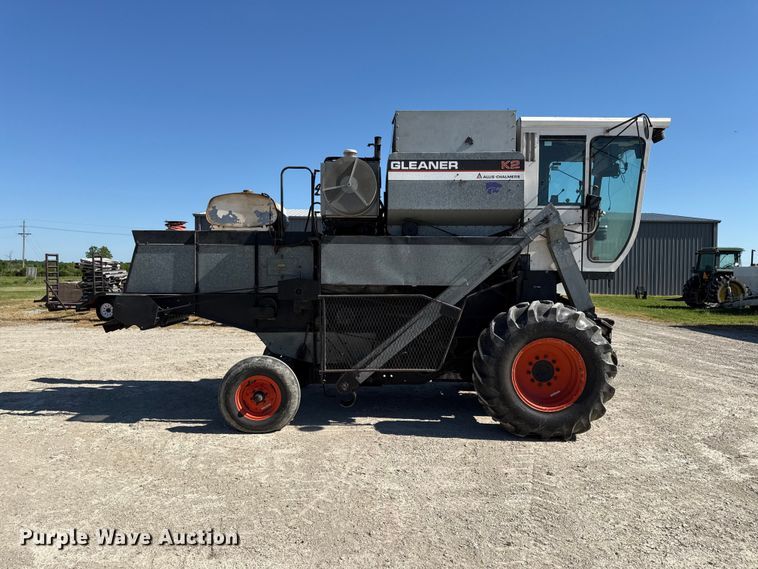 image for item EC4601 Gleaner K2 combine