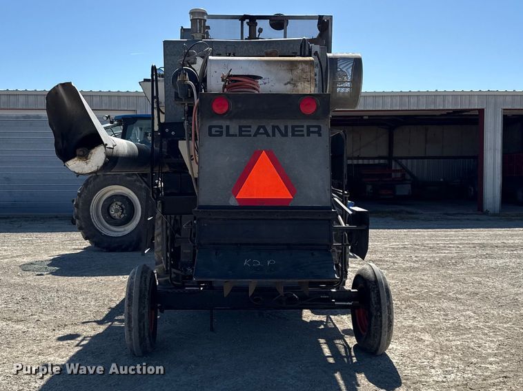 image for item EC4601 Gleaner K2 combine