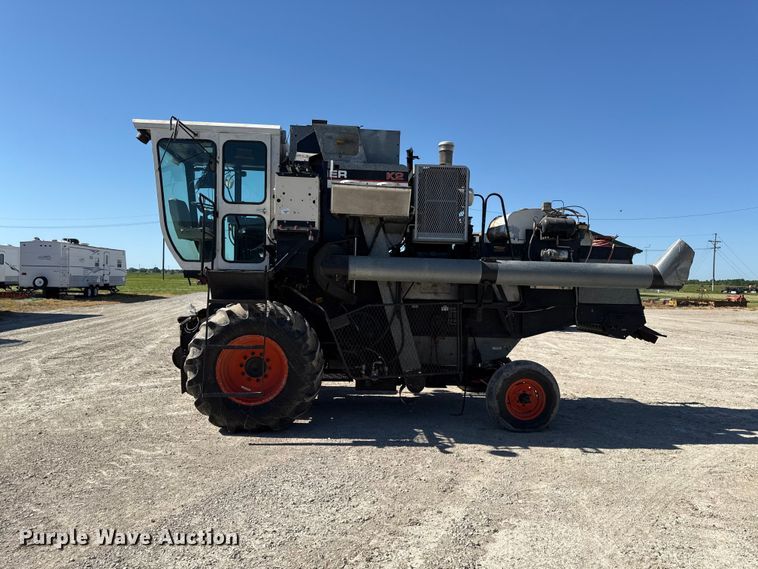 image for item EC4601 Gleaner K2 combine