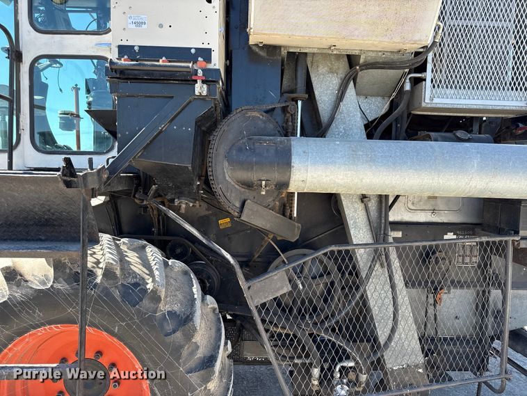 image for item EC4601 Gleaner K2 combine