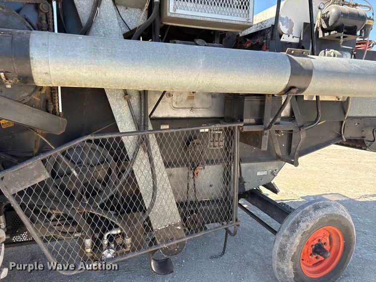 image for item EC4601 Gleaner K2 combine