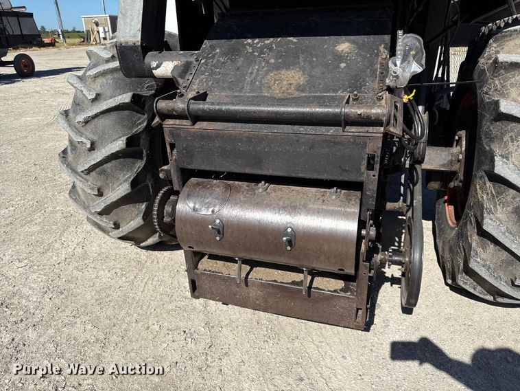 image for item EC4601 Gleaner K2 combine