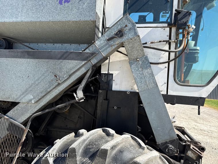 image for item EC4601 Gleaner K2 combine