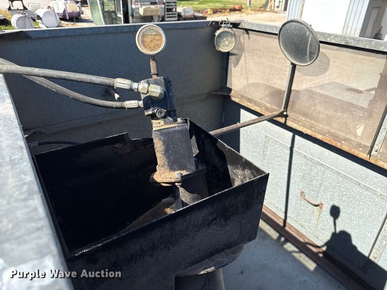 image for item EC4601 Gleaner K2 combine