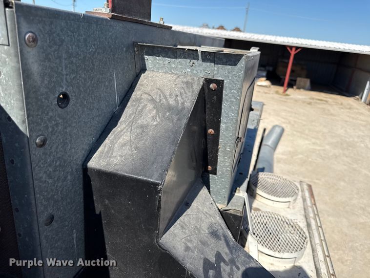 image for item EC4601 Gleaner K2 combine