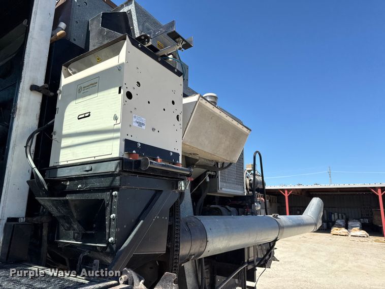 image for item EC4601 Gleaner K2 combine