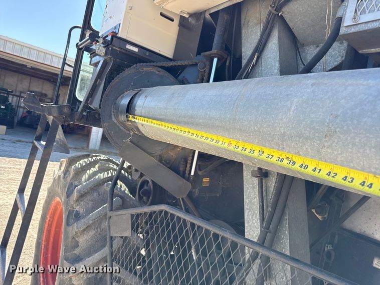 image for item EC4601 Gleaner K2 combine