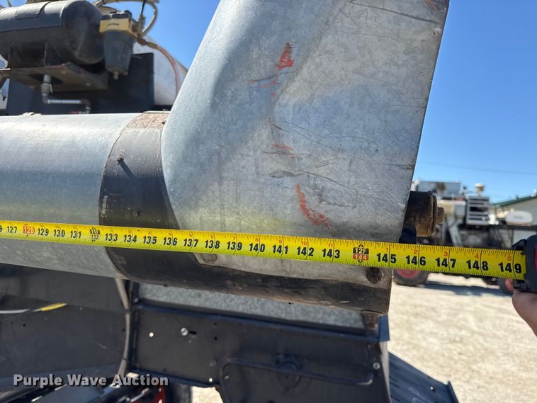 image for item EC4601 Gleaner K2 combine