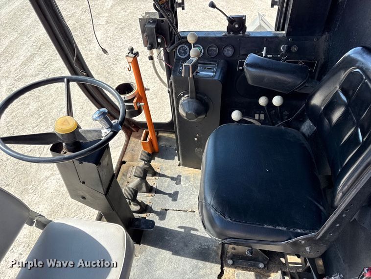 image for item EC4601 Gleaner K2 combine