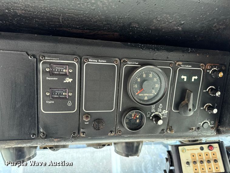 image for item EC4601 Gleaner K2 combine