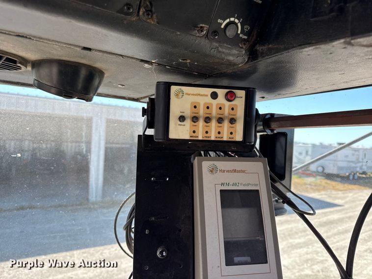 image for item EC4601 Gleaner K2 combine