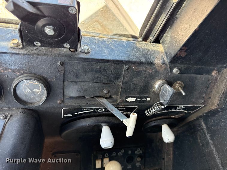 image for item EC4601 Gleaner K2 combine