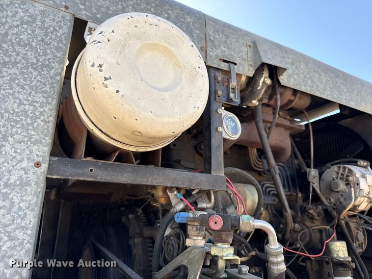 image for item EC4601 Gleaner K2 combine
