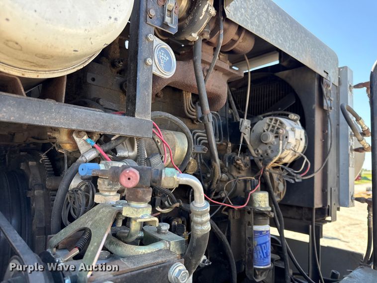 image for item EC4601 Gleaner K2 combine