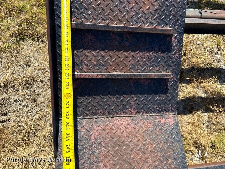 image for item EC4601 Gleaner K2 combine