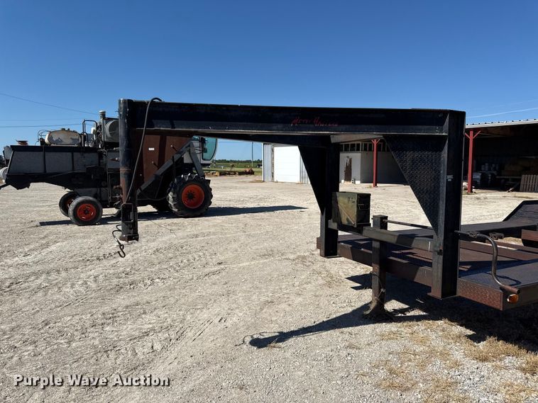 image for item EC4601 Gleaner K2 combine