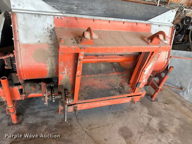 image for item EC4601 Gleaner K2 combine
