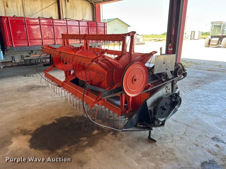 image for item EC4601 Gleaner K2 combine