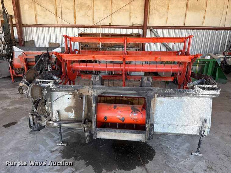 image for item EC4601 Gleaner K2 combine