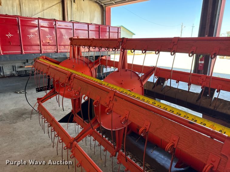 image for item EC4601 Gleaner K2 combine