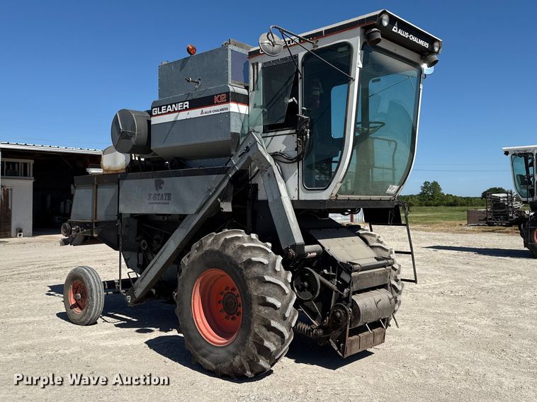 image for item EC4602 Gleaner K2 combine