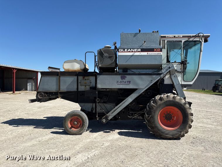 image for item EC4602 Gleaner K2 combine